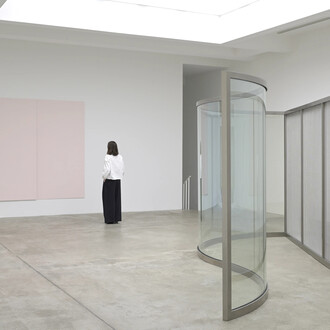 Ettore Spalletti and Dan Graham, exhibition view. Courtesy of Fondazione Ettore Spalletti, Estate of Dan Graham and Marian Goodman Gallery. Photo by Rebecca Fanuele