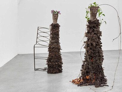 Chiara Camoni, Colonne, exhibition view. Courtesy of SpazioA