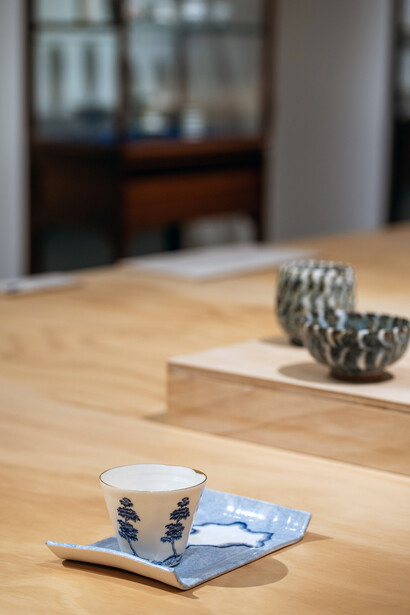 The cup and the ceramist, exhibition view. Courtesy of Designmuseum Danmark