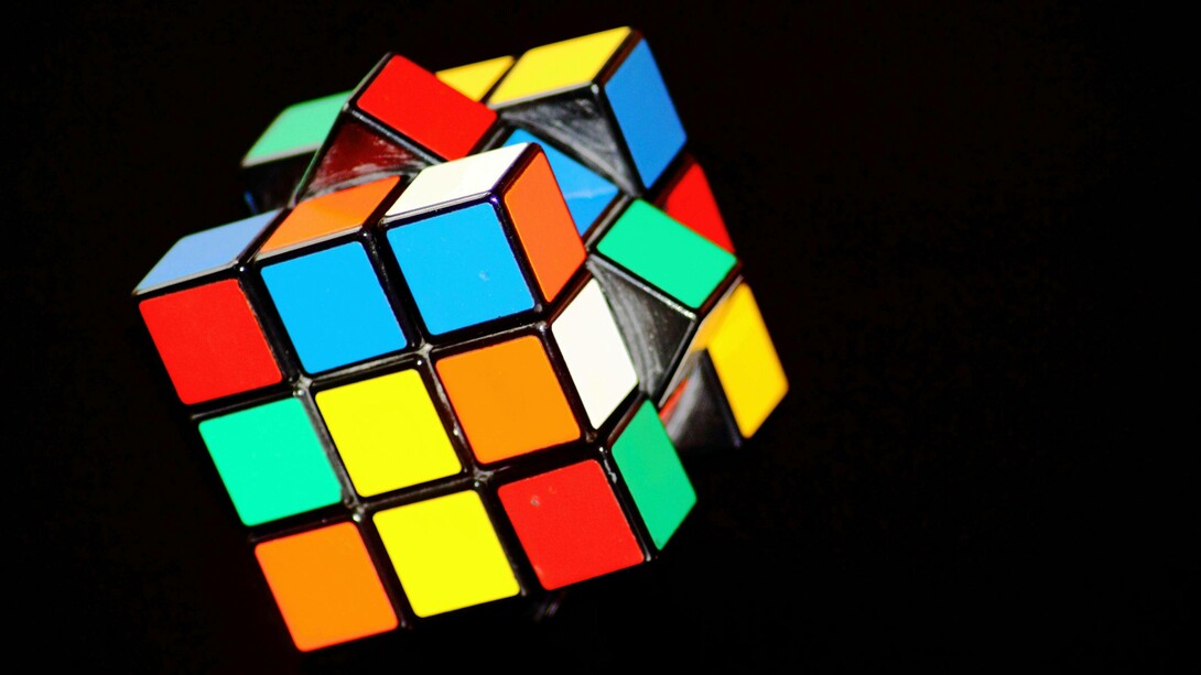Il cubo di Rubik, inventato nel 1974, da allora sinonimo di intelligenza