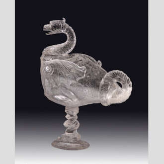 Vaso en forma de dragón o caquesseitão, Segunda mitad del siglo XVI. Cristal de roca / cuarzo hialino, 23 x 18 cm. Courtesy of Museo del Prado