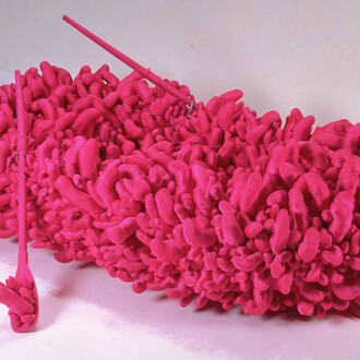 Yayoi Kusama
Pink Boat
1992
Stuffed sewn fabric, boat, pair-oar
90 x 350 x 180 cm
Collection: Nagoya City Art Museum