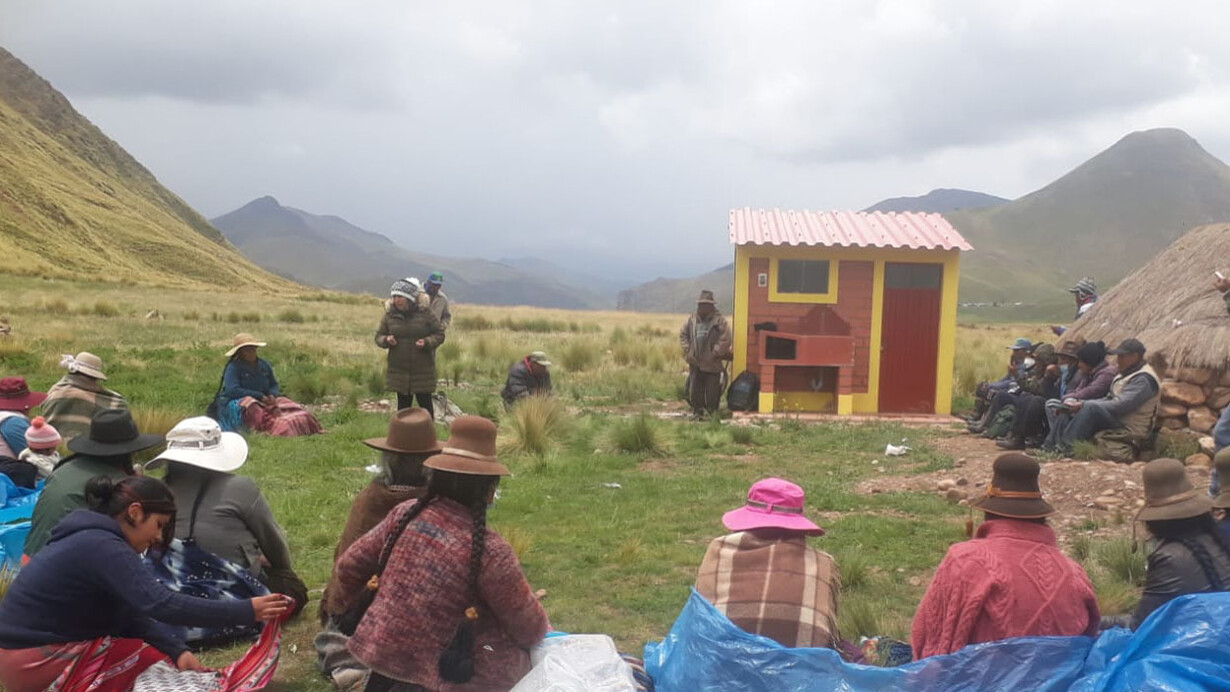 "Runa Simi": Warmikunarayku 2022 t'inkuy Rio Norte ayllupi. Chaypin llipinku hunukuranku ("En marcha": Conferencia de Mujeres 2022 en la Comunidad Río Norte. Allí se reunieron todos)