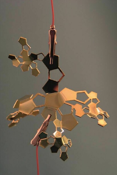 Marcos Lutyens. “I(c)onic lattice”