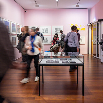 Under the spell of Mozart’s magic flute, exhibition view. Courtesy of Museum der Moderne