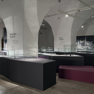 The dark sky of imagination. Jewellery by Kadri Mälk, exhibition view. Courtesy of Estonian Museum of Applied Art and Design