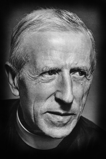 Pierre Teilhard de Chardin (1881-1955), Jezuit, Anthropologe und Philosoph. Aufnahme um 1955