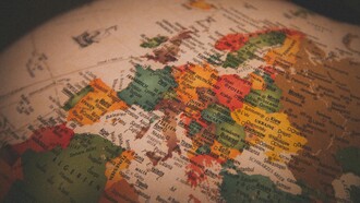 Quando gli europei parlano di Occidente non indicano solo un’area geografica, ma una civiltà che ha modellato il nostro modo di pensare, di credere e di organizzare la società