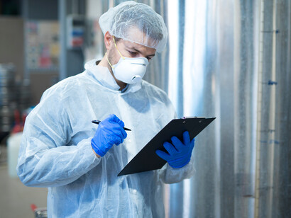 Processo de pasteurização. Outro francês aperfeiçoou o processo, que passou a se chamar pasteurização