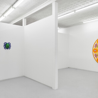 Chris Bogia, Fire island sun, exhibition view. Courtesy of Mrs.