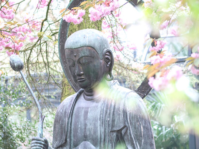 Esta tendencia limita a los creyentes a practicar la religión desde casa