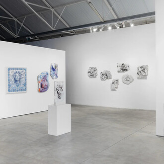 Add Fuel and PichiAvo, Memória material (Material memory), exhibition view. Courtesy of Underdogs Gallery