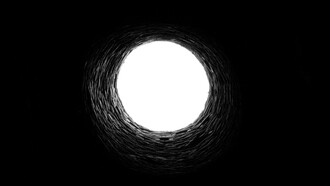 Tra pieno e vuoto non esiste conflitto, ma un equilibrio continuamente negoziato