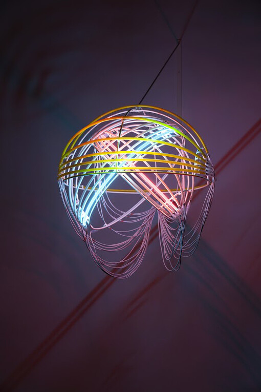 Carsten Höller,
Half Clock, 2014,
Installation view: Carsten Höller: LEBEN, TBA21–Augarten, 2014
© 2015 Carsten Höller. Courtesy the artist and TBA21 Collection,
Photo © Attilio Maranzano / Bildrecht, Vienna, 2014