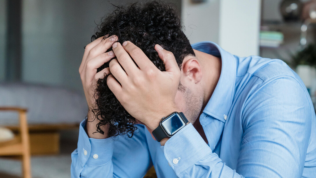 O desenvolvimento de aptidões emocionais, como gestão de estresse e frustração, se tornou essencial para enfrentar os desafios diários. Estas habilidades promovem resiliência e relações mais saudáveis em um mundo interconectado