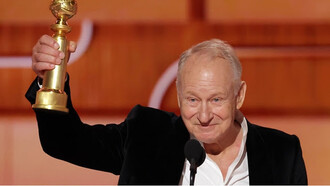 O ator Stellan Skarsgård recebendo o Globo e Ouro: agradeceu a sua família, como de praxe, mas destacou algo mais raro: a alegria de ver um filme norueguês, independente e sem orçamento para publicidade alcançar o público daquela maneira e, sobretudo, ser visto no cinema, segundo ele, uma espécie em extinção. E concluiu com uma imagem simples e perfeita: num cinema, quando as luzes se apagam e eventualmente você divide o braço da cadeira com outra pessoa, isto é magia! Cinema deve ser visto no cinema