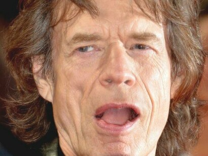 I cantanti in aggiunta all’uso delle parole si rifanno ai movimenti del corpo e ai gesti che fanno con le mani: Mick Jagger dei Rolling Stones è certamente un campione indiscutibile