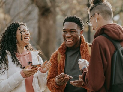 Amigos se divertindo juntos
