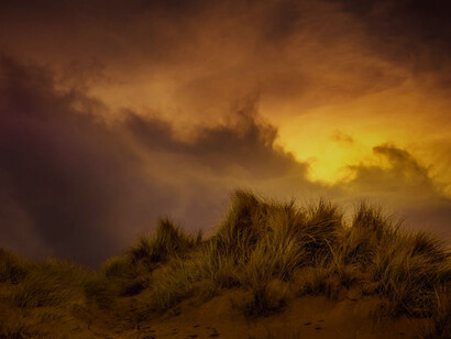 Underneath a sky painted in yellowish orange, the grass whispers of the dialectical tensions between external circumstances and internal reflections, inviting contemplation of their interplay