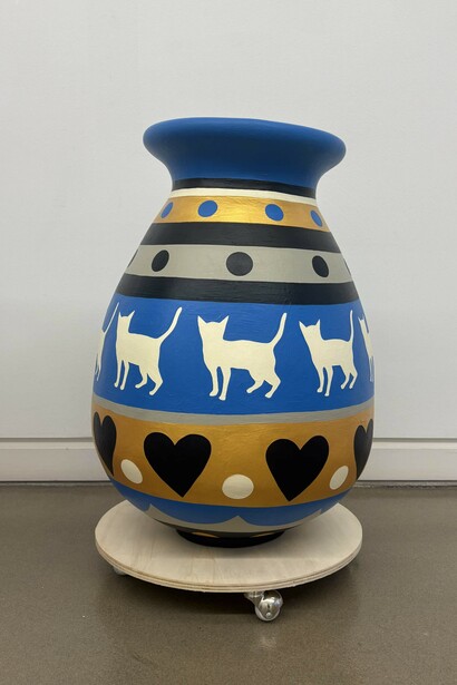 Cacao Rocks, 9 cats and 9 hearts, 2025. Courtesy of Kalfayan Galleries