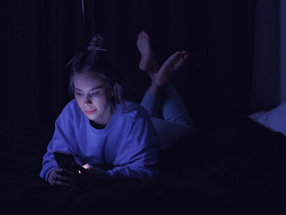 In a moment of chaos, her heart races as she realises the connection that brought her joy has vanished, leaving only a cold replacement