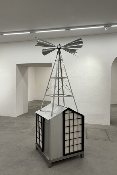 Vari artisti, Al lupo, al lupo, vista della mostra. Per gentile concessione di The Address