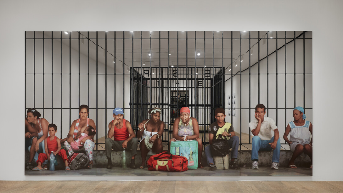 Michelangelo Pistoletto, La Habana, persone in attesa, 2015, Silkscreen on super mirror stainless steel. Four panels, each: 98 7/16 x 49 3/16 inches (250 x 125 cm). Overall: 98 7/16 x 196 7/8 inches (250 x 500 cm)
© Michelangelo Pistoletto. Courtesy the artist, Lévy Gorvy, and Galleria Continua, ph. Ela Bialkowska