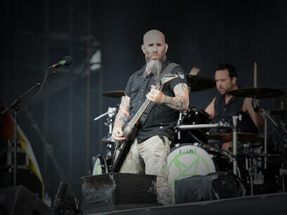 Anthrax's guitarist Scott Ian and drummer Jon Dette at a live performance