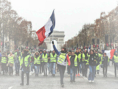 Manifestation des Gilets jaunes, 16 mars 2019, Paris, France. La colère est exacerbée par le climat socio-politique actuel, marqué par un mécontentement généralisé et une recrudescence de la violence, soulignant l'urgence de trouver des moyens de l'apaiser