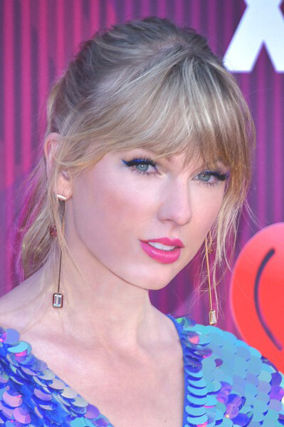 Taylor Swift at the iHeartRadio Music Awards 2019, photo by Glenn Francis