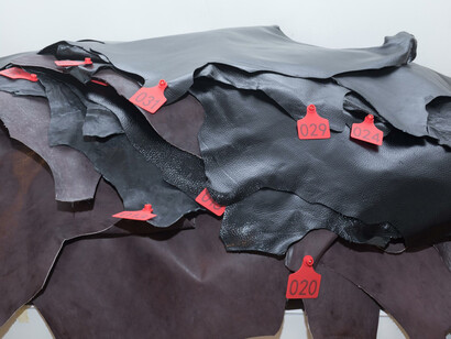 Anthony Olubunmi Akinbola, Western beef, exhibition view. Courtesy of Galerie Krinzinger