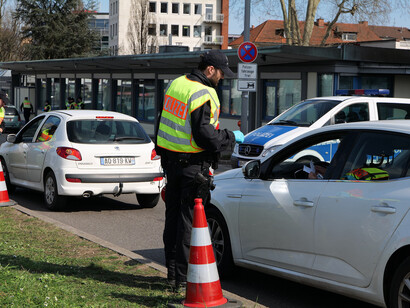 Police officer conducting broder control, Kehl, Germany