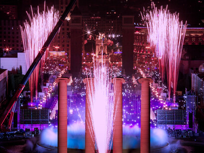 Fuegos artificiales para celebrar la entrada del año nuevo, Barcelona, España