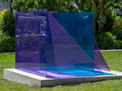 Larry Bell, The blue gate, 2021. Courtesy of Hauser & Wirth Gallery