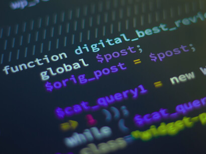 Desenvolvedores podem sentir a pressão de ter que resolvar uma ou mais falhas no sistema de uma rede de computadores
