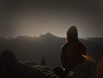 Overlooking looking a gorgeous mountainous view will help you find serenity and able you to meditate clearly