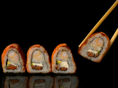 Riso nella cucina giapponese. Con il periodo Kamakura (1185-1333), nasce uno stile di vita molto più naturale basato sullo stile di alimentazione dei monaci buddhisti, dove vigeva il divieto fondamentale di uccidere qualsiasi essere vivente. È proprio in questo periodo che si sviluppa una cucina a base di verdure, riso e fagioli di soia