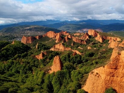 Las médulas, León. La primavera cubre todo de verde