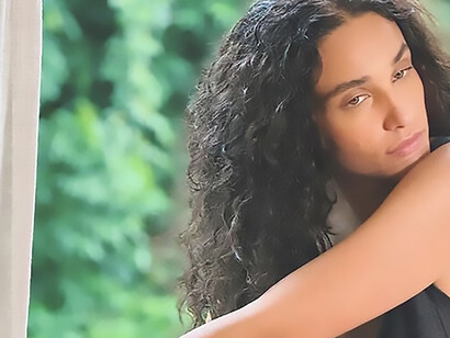 Débora Nascimento Shines in 'Olhar Indiscreto' as Lady Voyeur