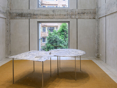 Nabuqi, Geopoetics regarding a waterless sea, exhibition view. Courtesy of Kiang Malingue Gallery
