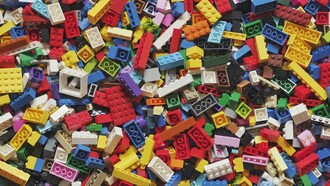 La multipotenzialità è la capacità di un individuo di eccellere in più ambiti, combinando competenze diverse per creare qualcosa di unico e innovativo