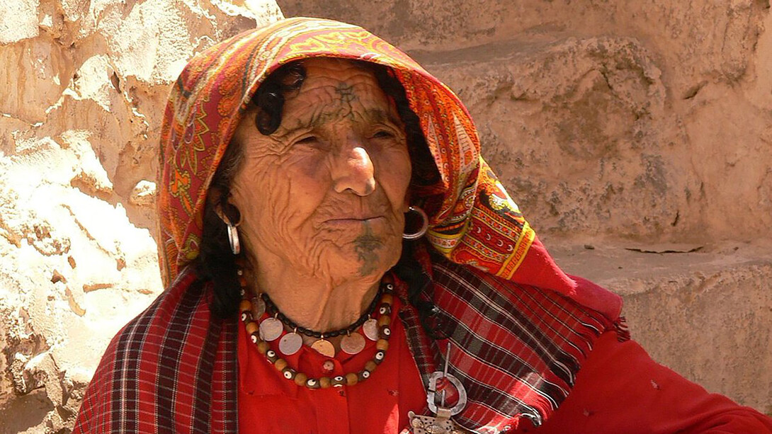 Femme amazigh. De nombreux textes anciens de l’antiquité, grecs, phéniciens et romains attestent de l’existence du peuple berbère comme premier occupant de l'Afrique du nord
