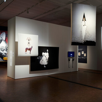 Various artists, A kind of paradise – Colonial-era photography in contemporary art, exhibition view. Courtesy of Museum Rietberg