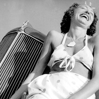 Lee Miller, Nusch Éluard by the side of a car (detail), 1937. Courtesy of the Art Institute of Chicago
