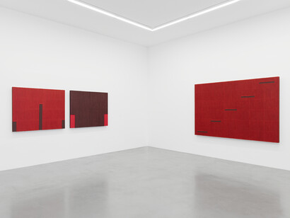View of the exhibition Écriture at Perrotin Paris October 12 – December 21
Photo: Claire Dorn
© Courtesy of the artist & Perrotin