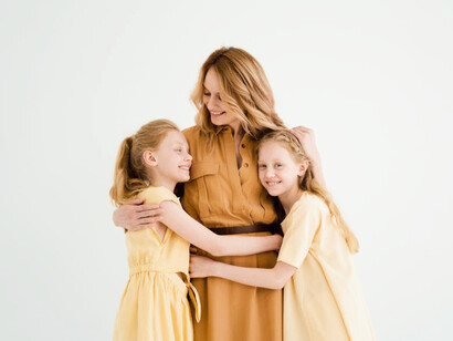 Breaking free from the confines of outdated narratives, this snapshot captures the resilience of a mother who refuses to compromise her dreams, paving the way for a future where motherhood and professional aspirations align seamlessly