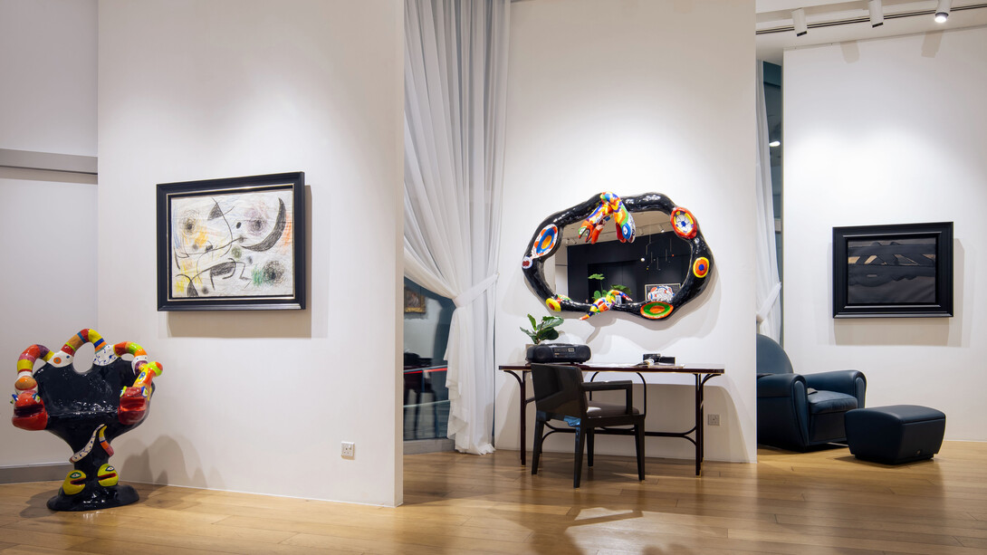 Various artists, The Collector 1994, exhibition view. Courtesy of Opera Gallery and Oddinary Studios