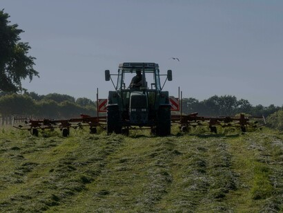 A prática essencialmente familiar e de subsistência na agricultura moçambicana é agravada pela carência de tecnologias apropriadas