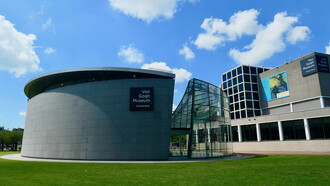 Museo Van Gogh en la Plaza de los Museos, Ámsterdam, Países Bajos