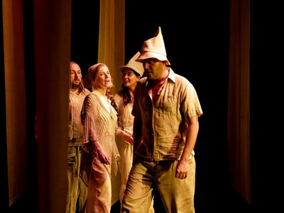 Blue skies. Courtesy of the Deutsches Theater